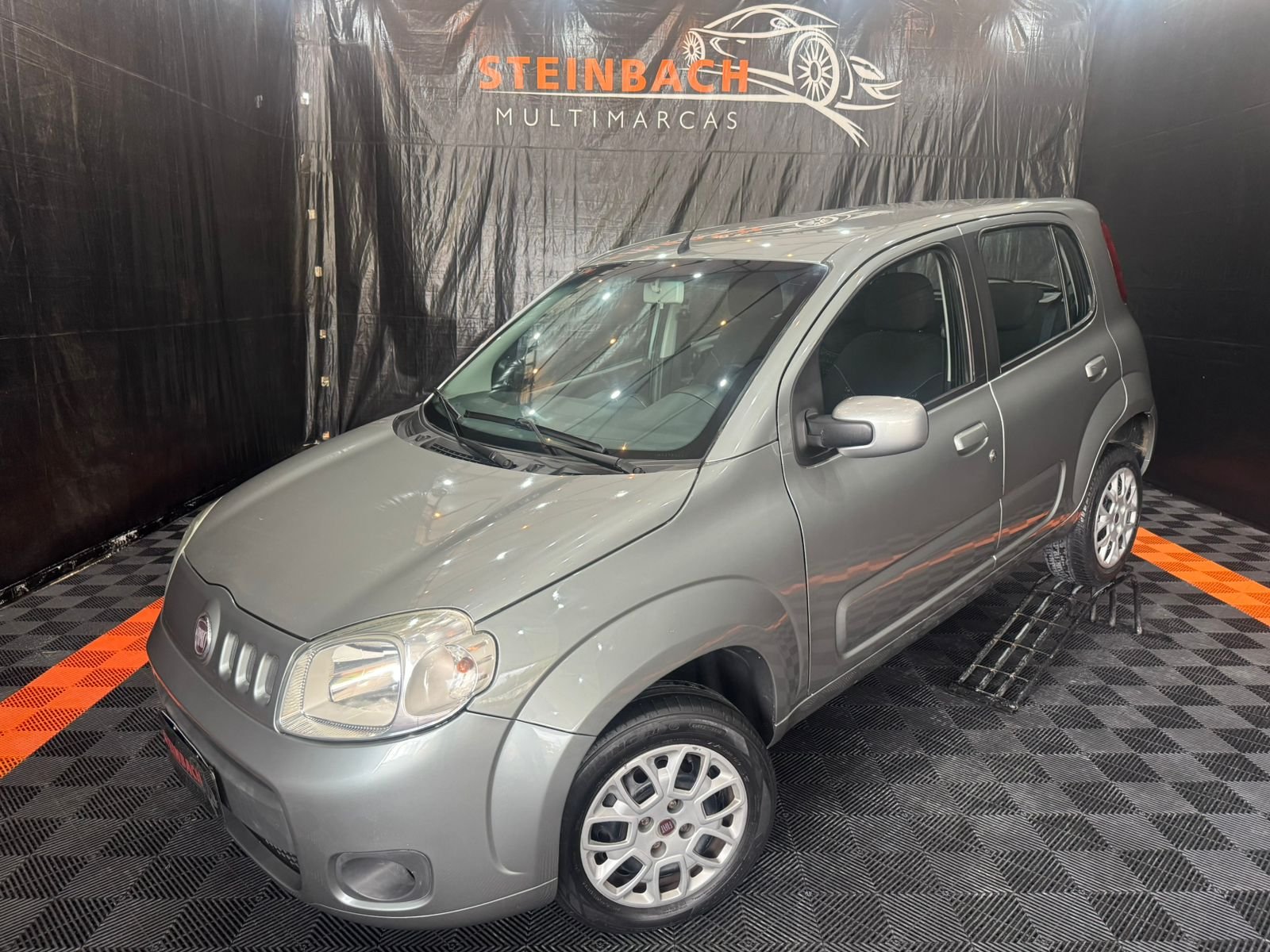Fiat Uno VIVACE/RUA 1.0 EVO Fire Flex 8V 5p na cor Cinza em Santo Amaro da Imperatriz / SC - 22537