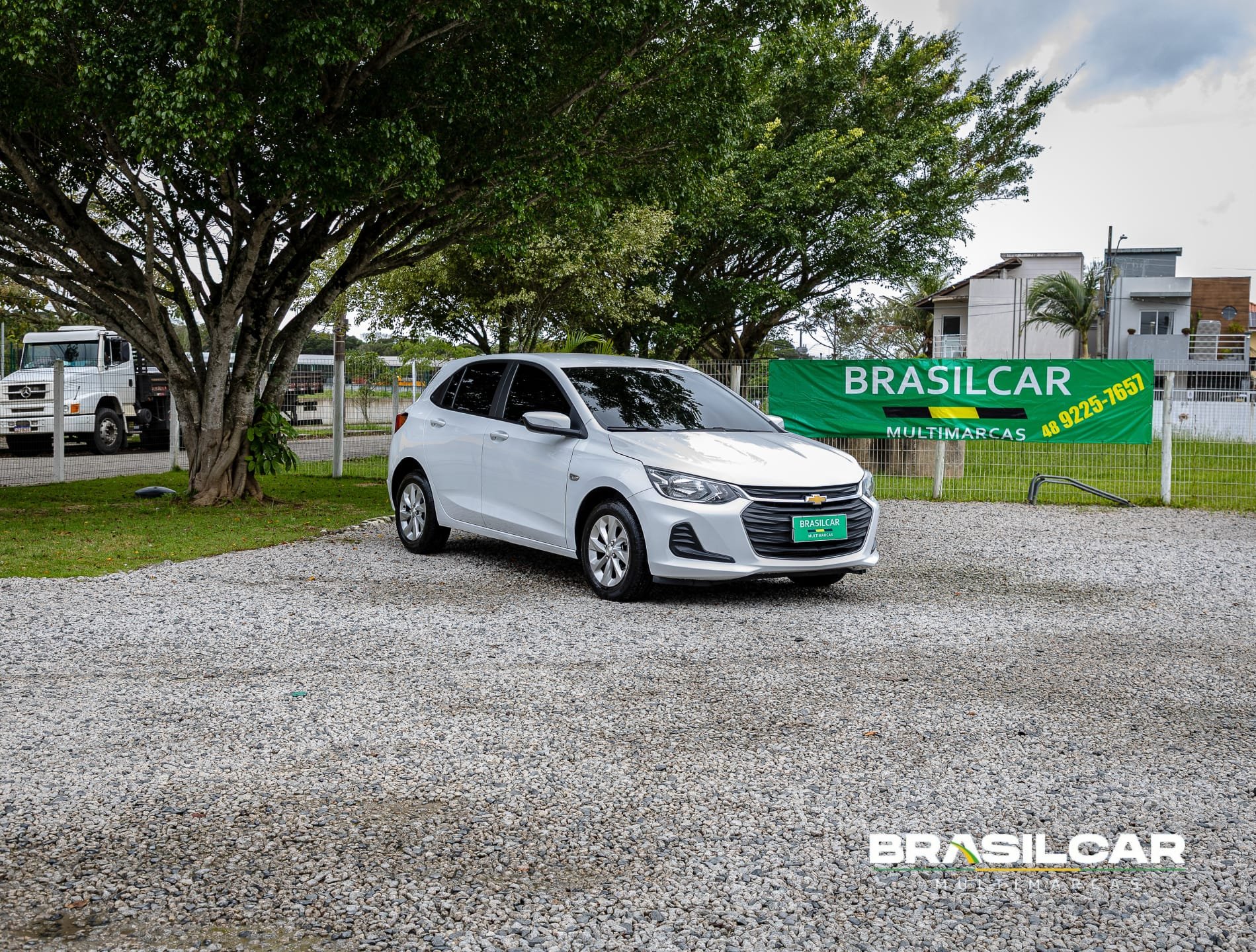 Chevrolet Onix HATCH LT 1.0 12V TB Flex 5p Mec. na cor Branco em Florianópolis / SC - 22552