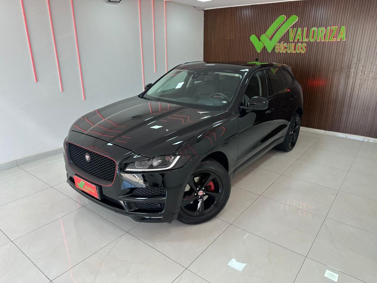 Jaguar F-Pace 2.0 Prestige 180cv Diesel Aut. na cor Preto em Londrina / PR - 22769