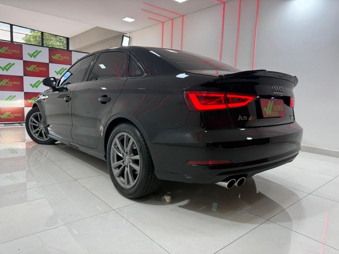 Audi A3 1.8 Turbo 180cv 5p Aut./ Tip. na cor Preto em Londrina / PR - 22782