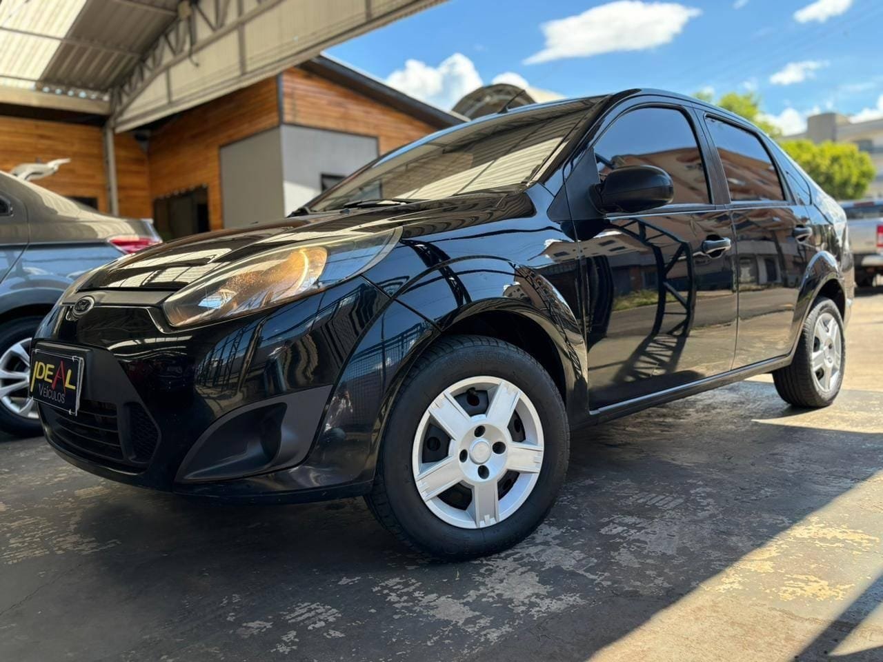 imagem de Sedan 1.0 8V Flex 4p