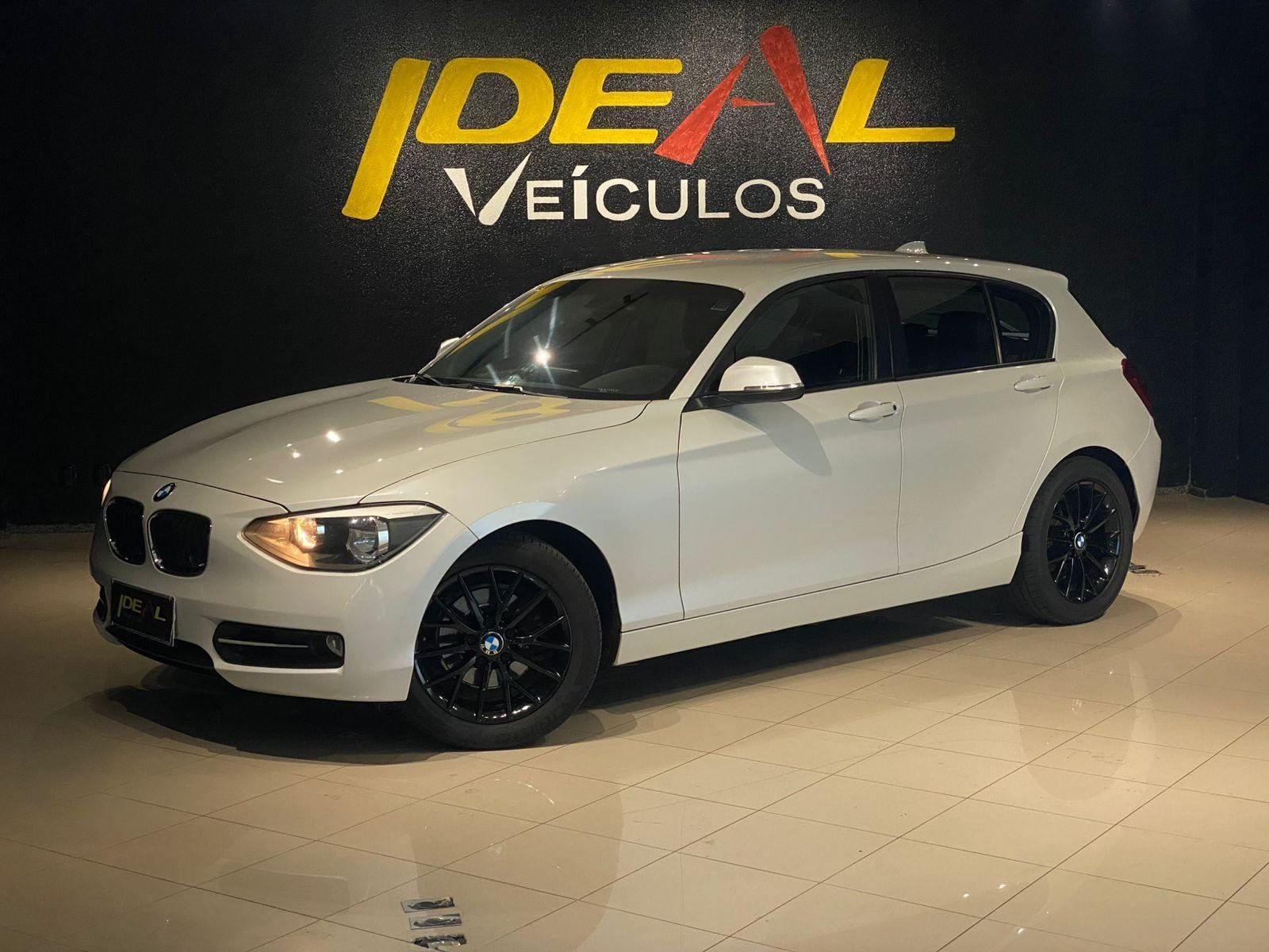 BMW 118i Urban/Sport 1.6 TB 16V 170cv 5p na cor Branco em Xanxerê / SC - 23209