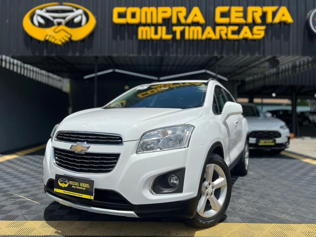 Chevrolet Tracker LTZ 1.8 16V Flex 4x2 Aut. na cor Branco em Joinville / SC - 23585