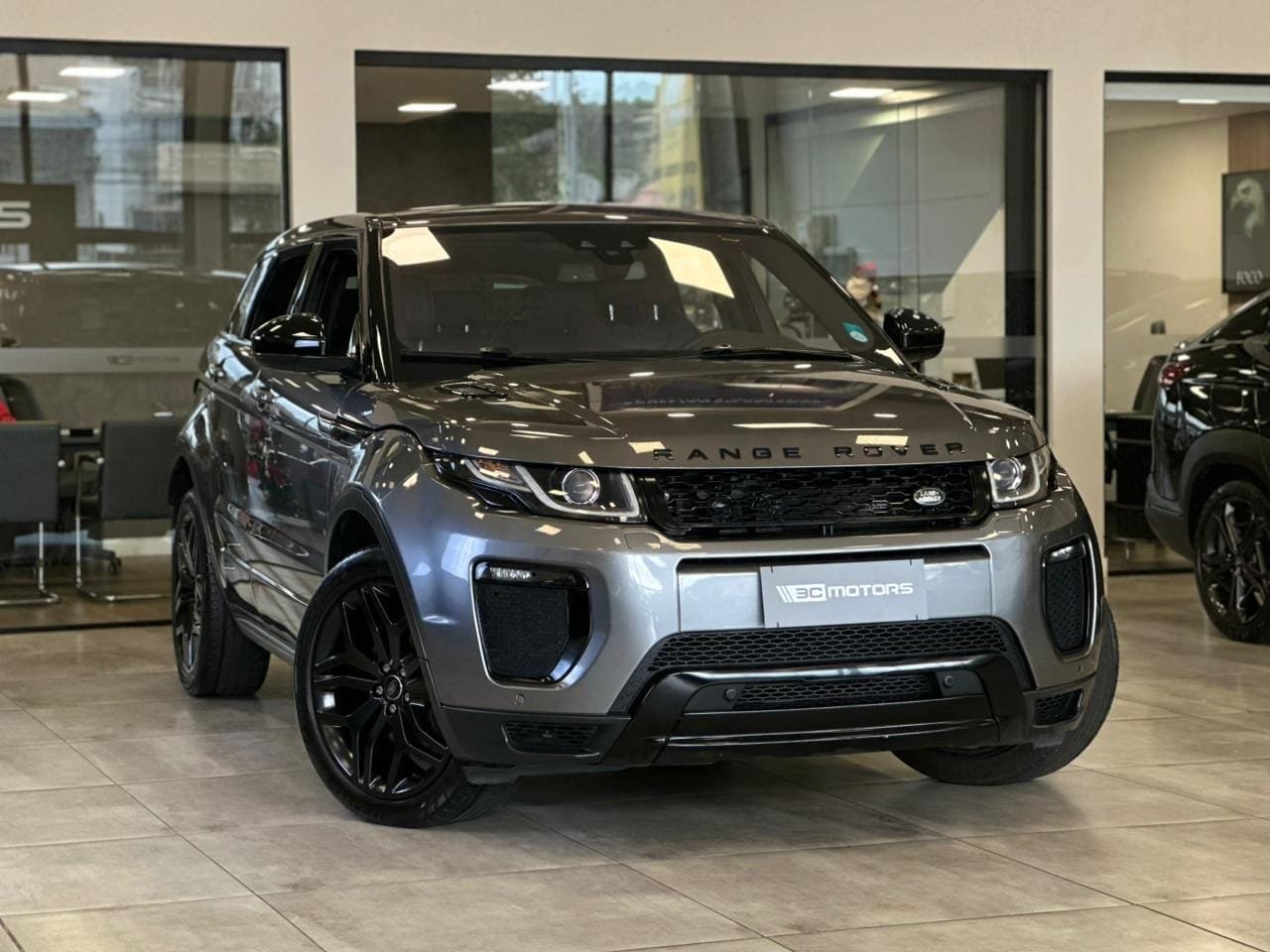 Land Rover Range R.EVOQUE HSE Dyna. 2.0 Dies. Aut. na cor Cinza em Florianópolis / SC - 23643
