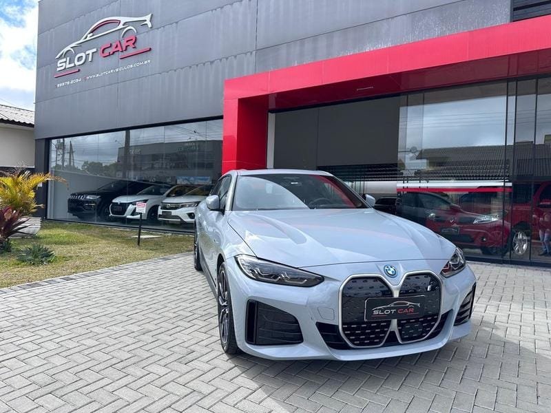 BMW i4 e-Drive 35 M Sport (Elétrico) na cor Cinza em Campo Largo / PR - 23703