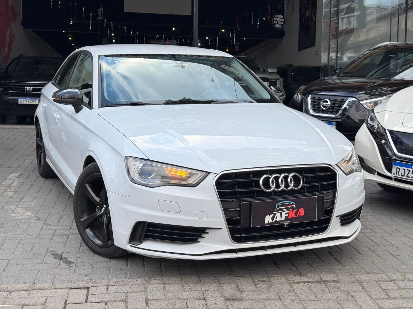 Audi A3 Sportb. S-Line 2.0 TFSI S-Tron.(Híb.) na cor Branco em Joinville / SC - 23975
