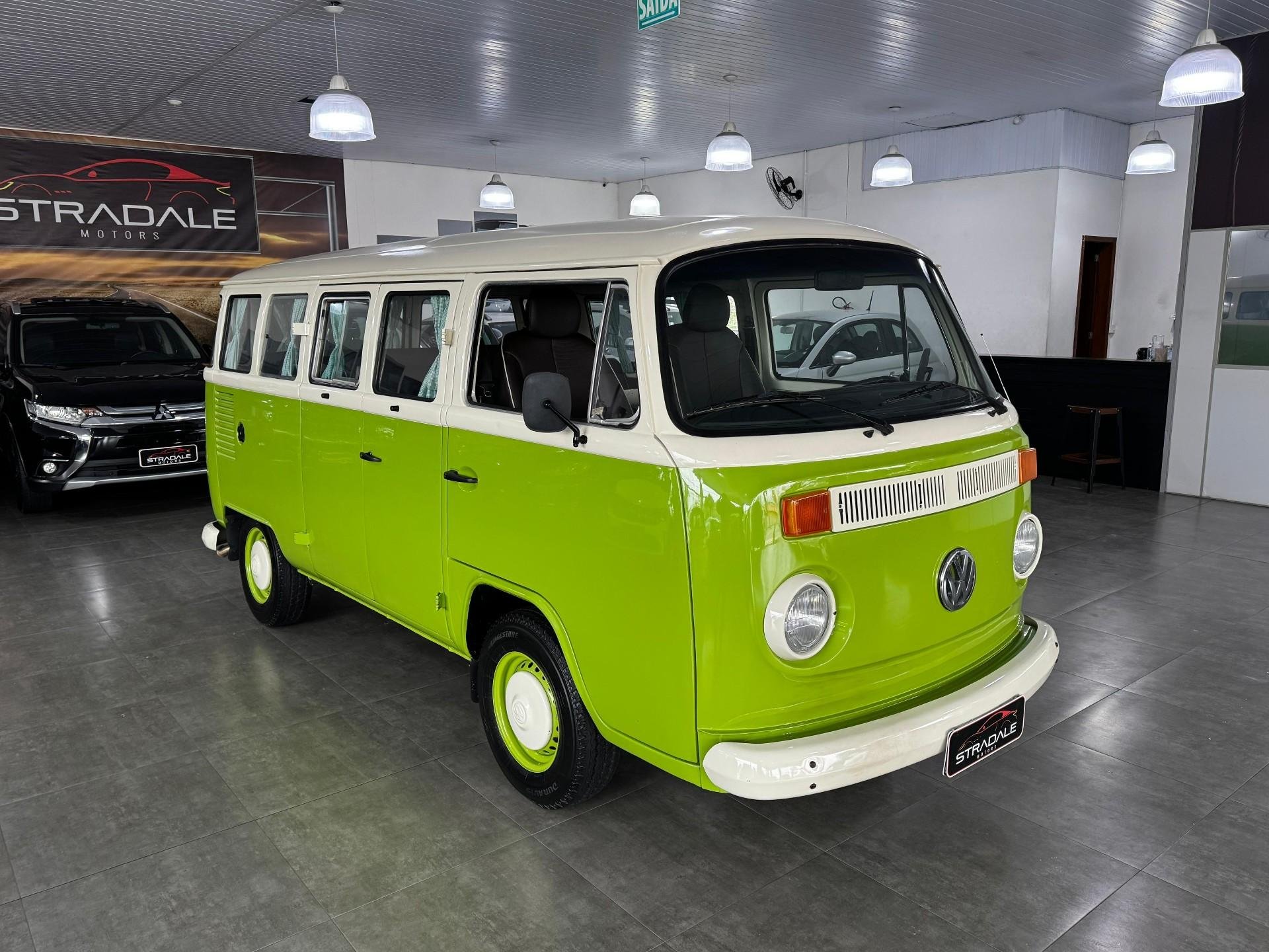 Volkswagen Kombi Standard/ Luxo/ Série Prata na cor Branco em Gaspar / SC - 24608