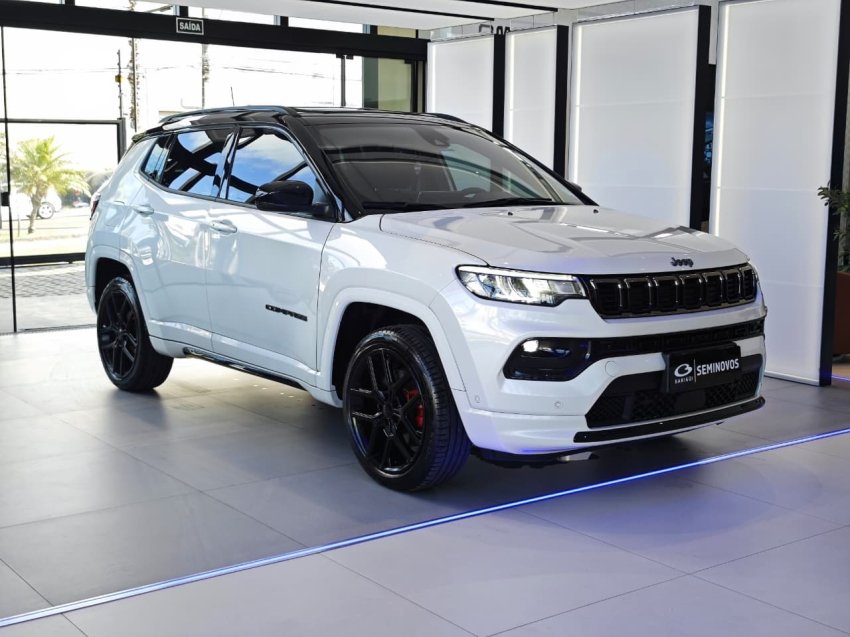 imagem de Black Hurricane 2.0 4x4 TB Aut.