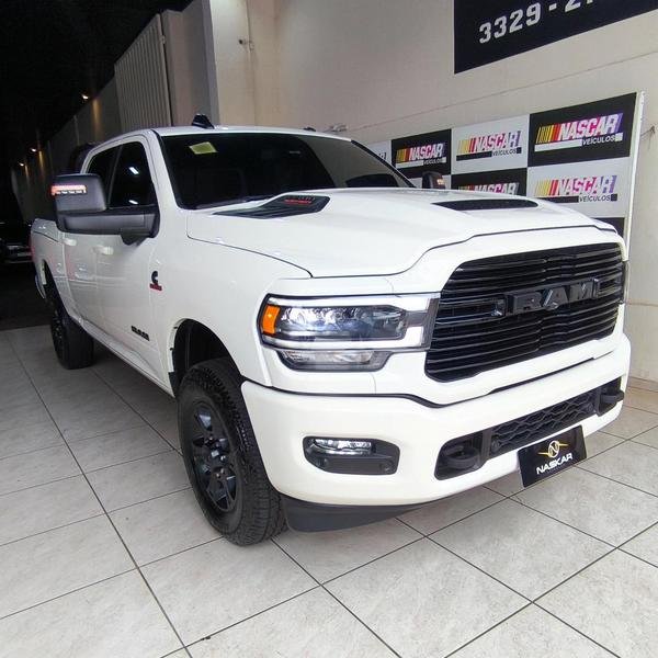 RAM 2500 LARAM. 6.7 NIGHT ED. TB CD 4x4 Die. na cor Branco em Londrina / PR - 26025