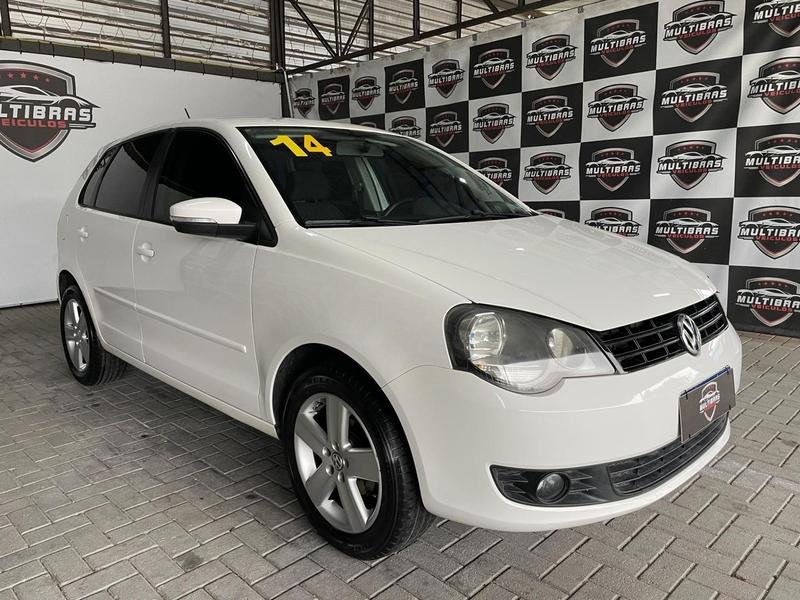 Volkswagen Polo 1.6 Mi/S.Ouro 1.6 Mi Tot.Flex 8V 5p na cor Branco em Curitiba / PR - 26227