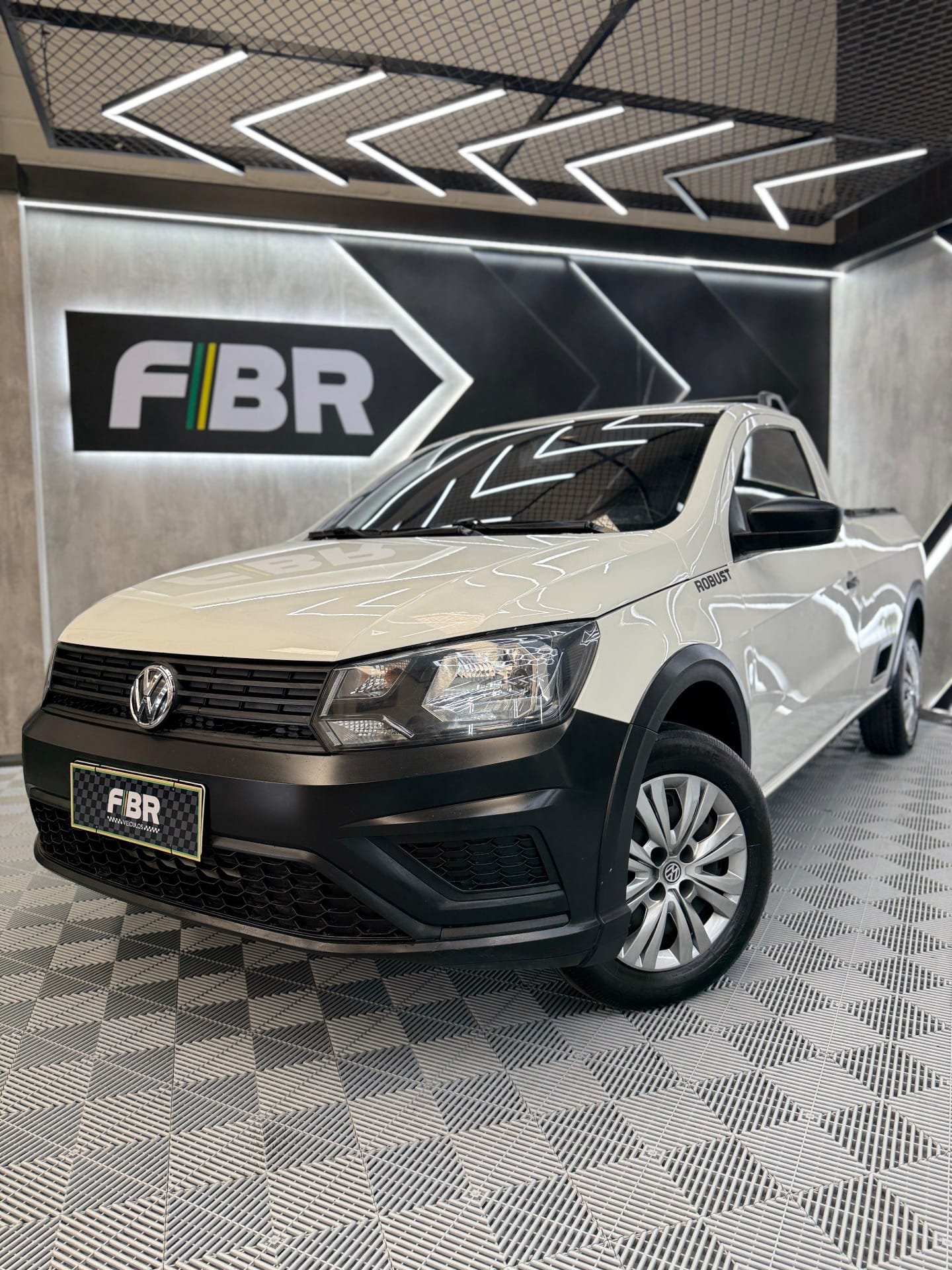 Volkswagen Saveiro Robust 1.6 Total Flex 16V na cor Branco em São Mateus do Sul / PR - 2657