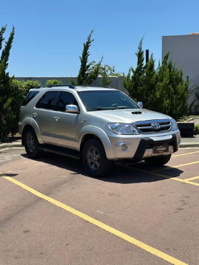 Toyota Hilux SW4 SRV D4-D 4x4 3.0 TDI Dies. Aut na cor Cinza em Ponta Grossa / PR - 2825