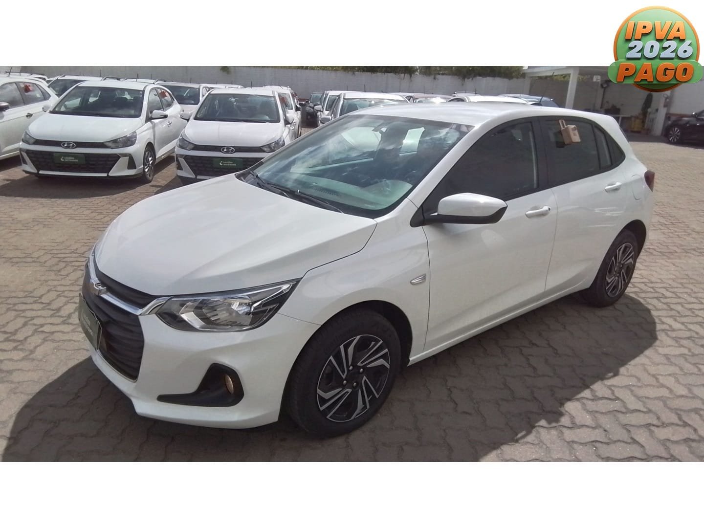 GM - Chevrolet ONIX HATCH LT 1.0 12V TB Flex 5p Mec. na cor Branco no Pelotas / RS - 28660