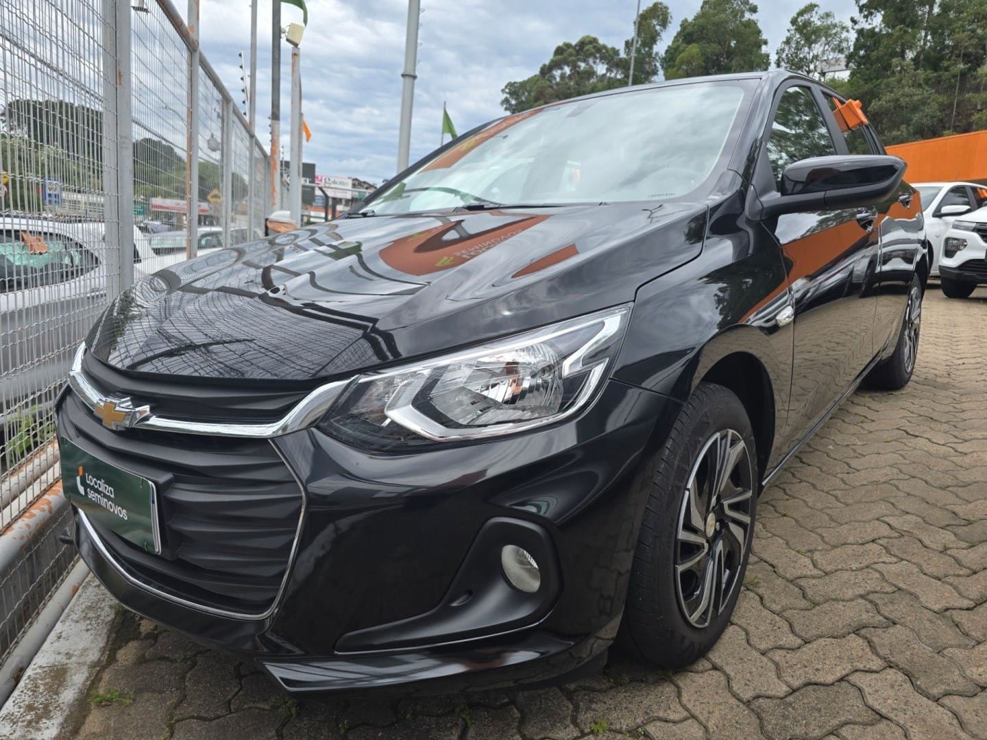 GM - Chevrolet ONIX HATCH LT 1.0 12V TB Flex 5p Mec. na cor Preto no Porto Alegre / RS - 28957