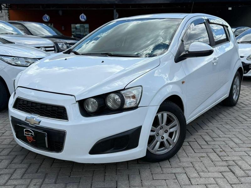 Chevrolet Sonic HB LT 1.6 16V FlexPower 5p Mec. na cor Branco em Curitiba / PR - 29643