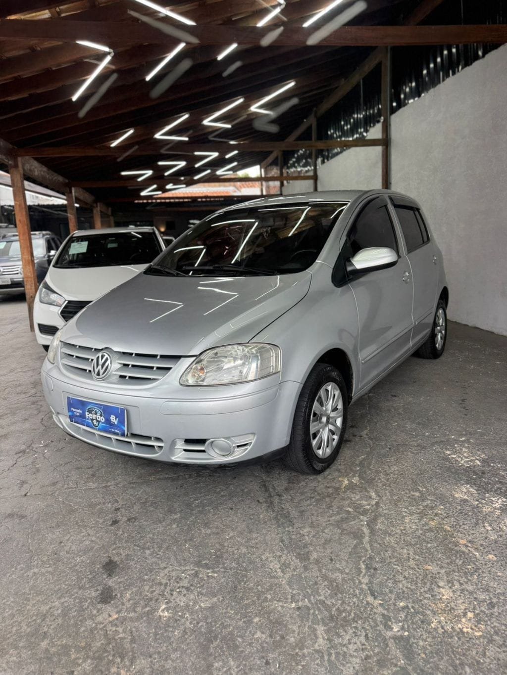 Volkswagen Fox 1.0 Mi Total Flex 8V 5p na cor Cinza em Campinas / SP - 2976