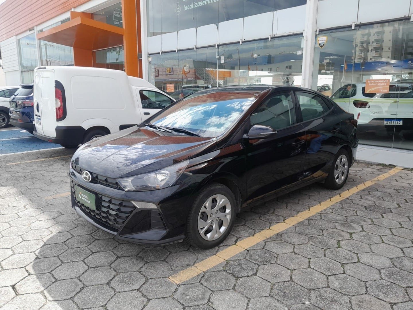 Hyundai HB20S Comfort Plus 1.0 Flex 12V Mec. na cor Preto em São José / SC - 30506