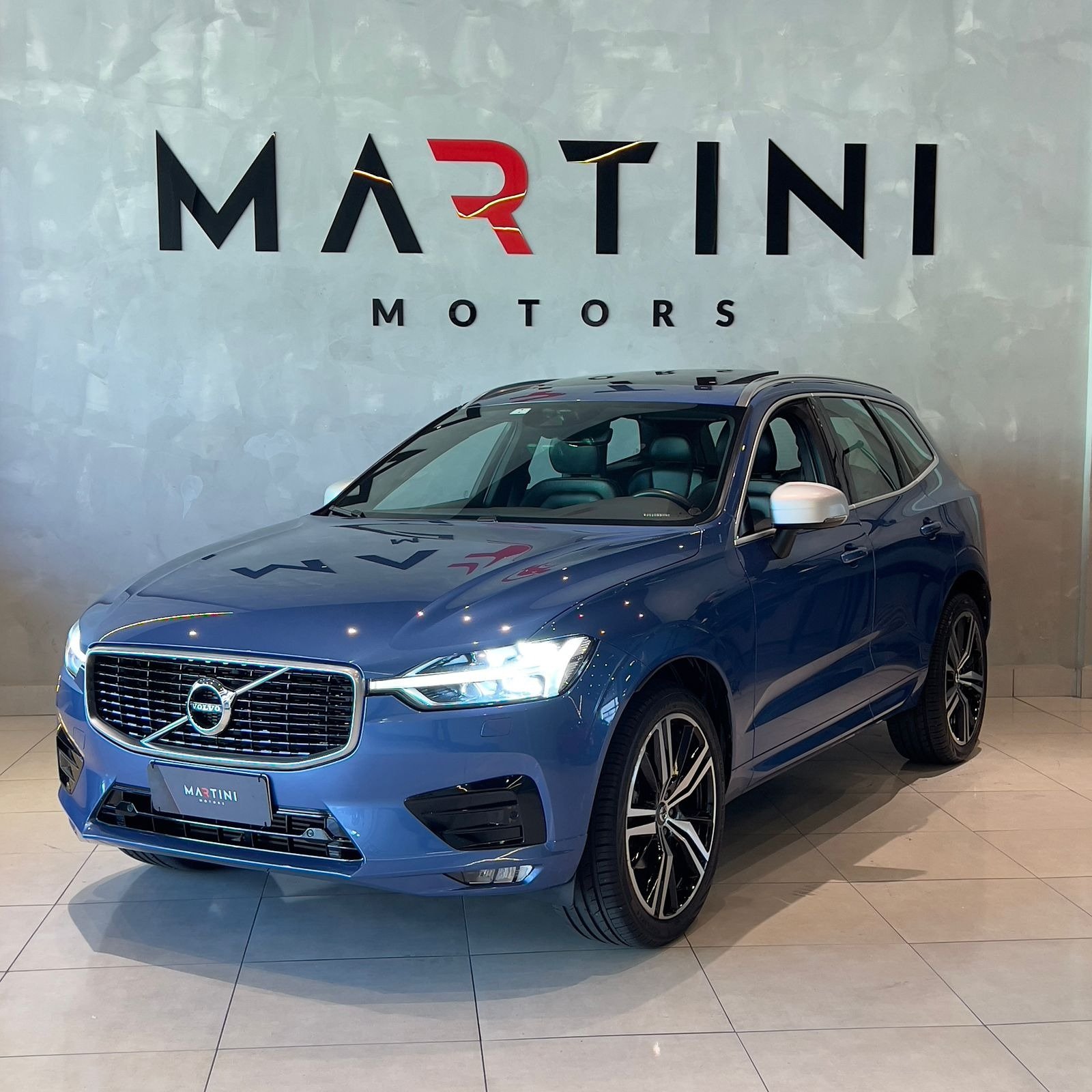 Volvo XC60 T-5 R-DESIGN 2.0 FWD 5p na cor Azul em Jundiaí / SP - 3061