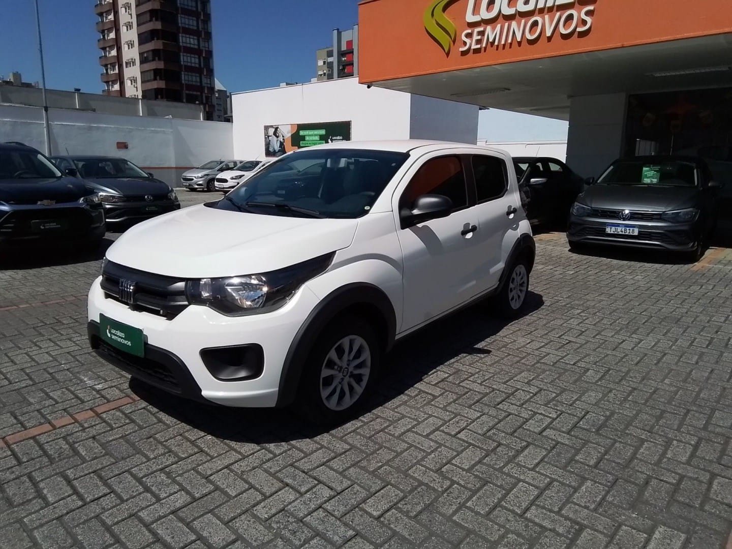 Fiat MOBI LIKE 1.0 Fire Flex 5p. na cor Branco em Blumenau / SC - 32010