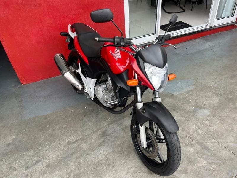 Honda CB 300R/ 300R FLEX  na cor Vermelho em Curitiba / PR - 32450
