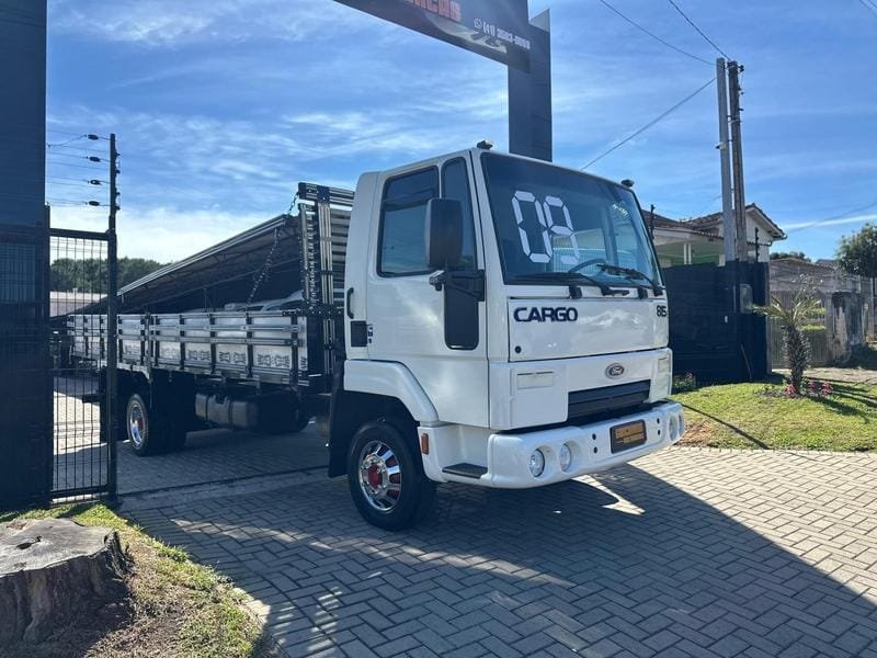 Ford CARGO 814 Turbo 2p (diesel) na cor Branco em Curitiba / PR - 32715