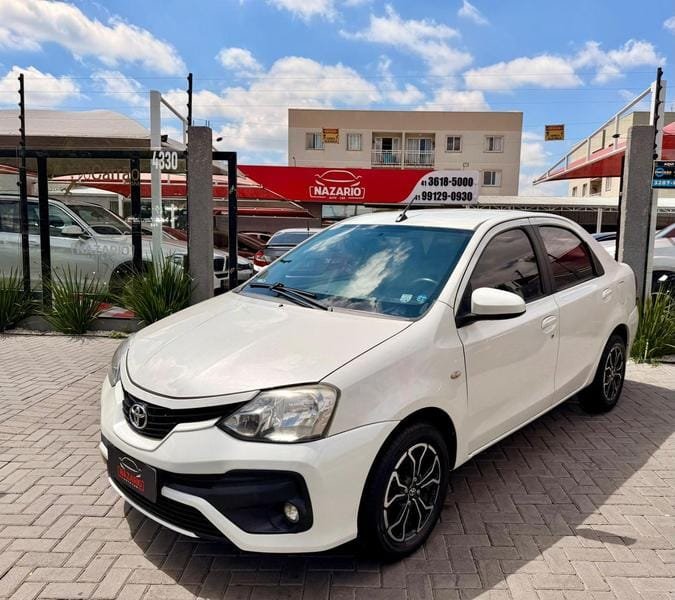 Toyota ETIOS X Sedan 1.5 Flex 16V 4p Mec. na cor Branco em Curitiba / PR - 32802