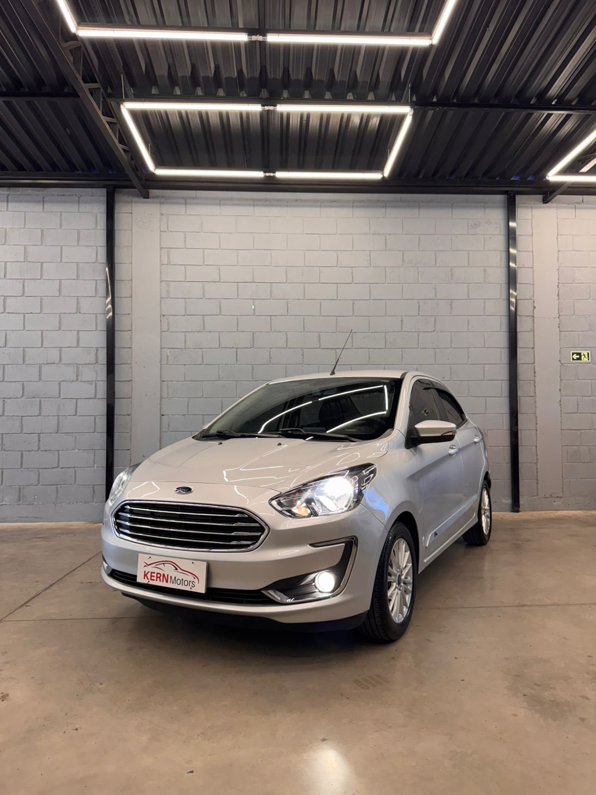 imagem de 1.5 Sedan TITANIUM 12V Flex 4p Aut.