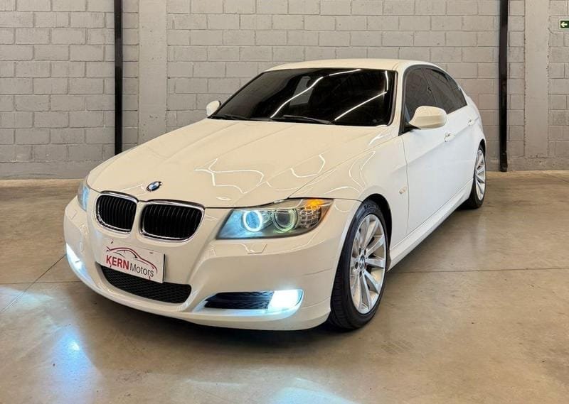 BMW 320i 2.0 Manual na cor Branco no Canoas / RS - 3327