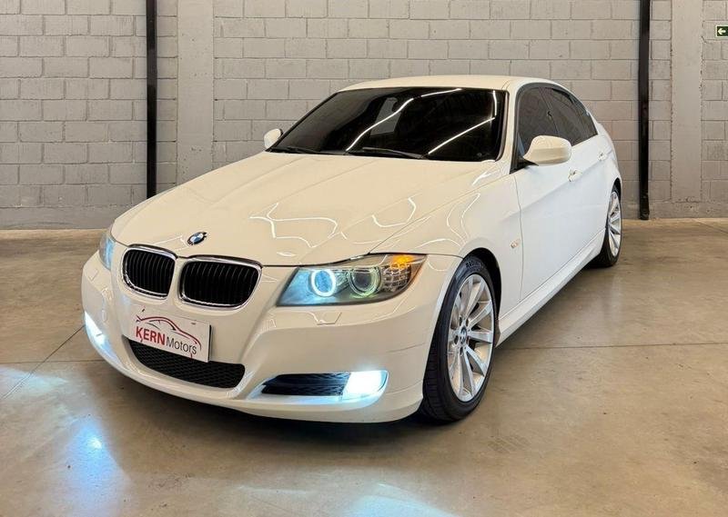 BMW 320i 2.0 Manual na cor Branco no Canoas / RS - 3327