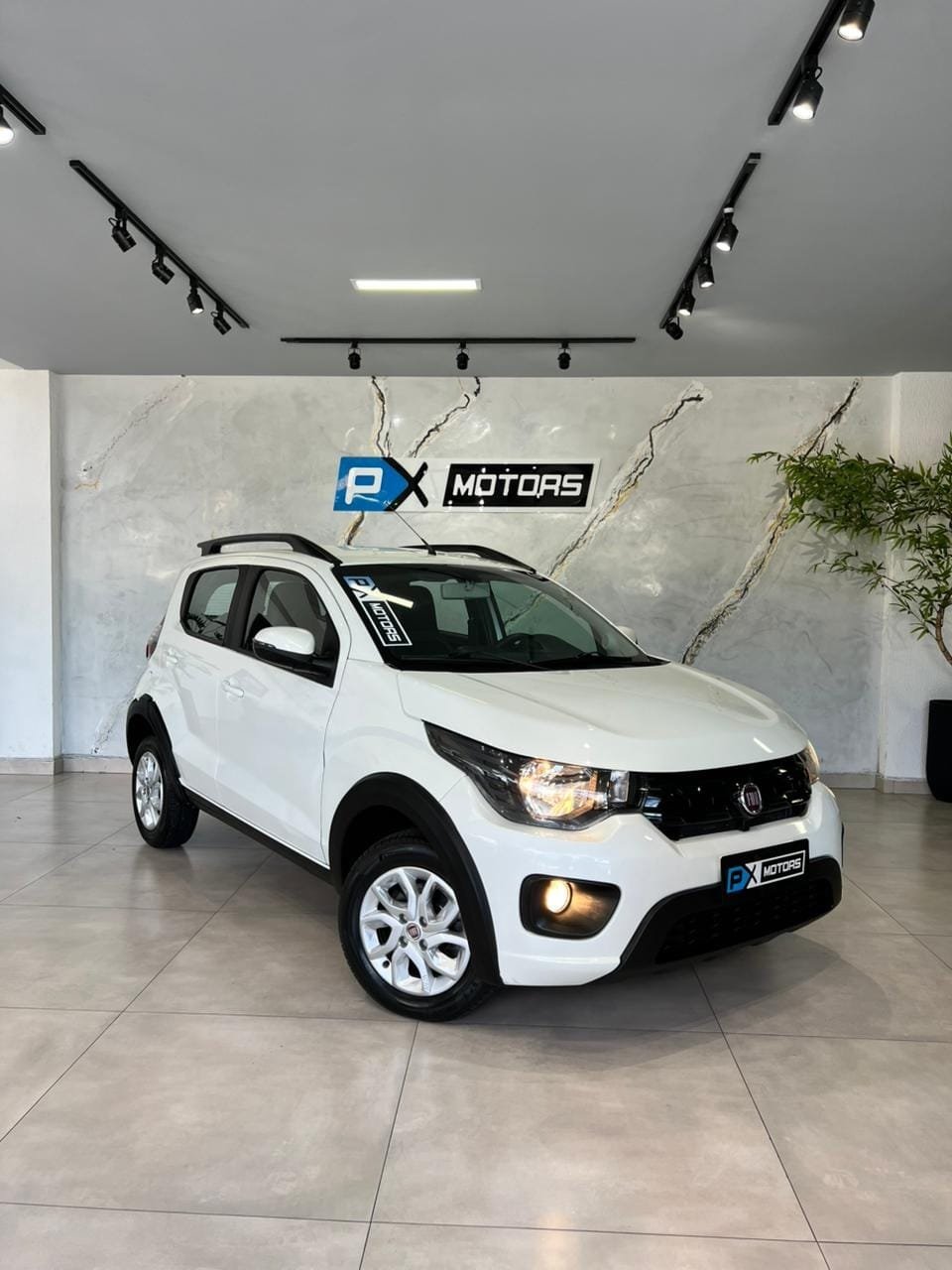 Fiat MOBI WAY on 1.0 Fire Flex 5p. na cor Branco no Gravataí / RS - 3373