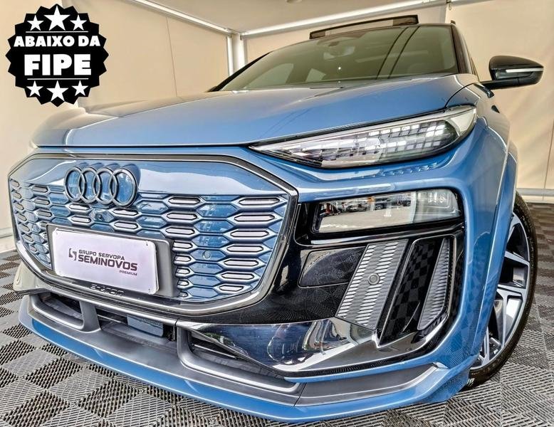 Audi Q6 E-Tron Quattro Perf. Black (Elétrico) na cor Azul em Curitiba / PR - 33742