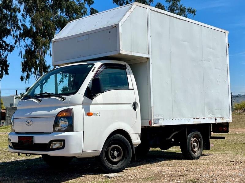 Hyundai HR 2.5 4WD Diesel na cor Branco em Curitiba / PR - 33940