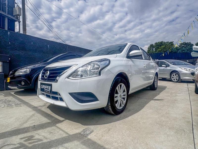 Nissan VERSA 1.0 12V FlexStart 4p Mec. na cor Branco em Curitiba / PR - 33943