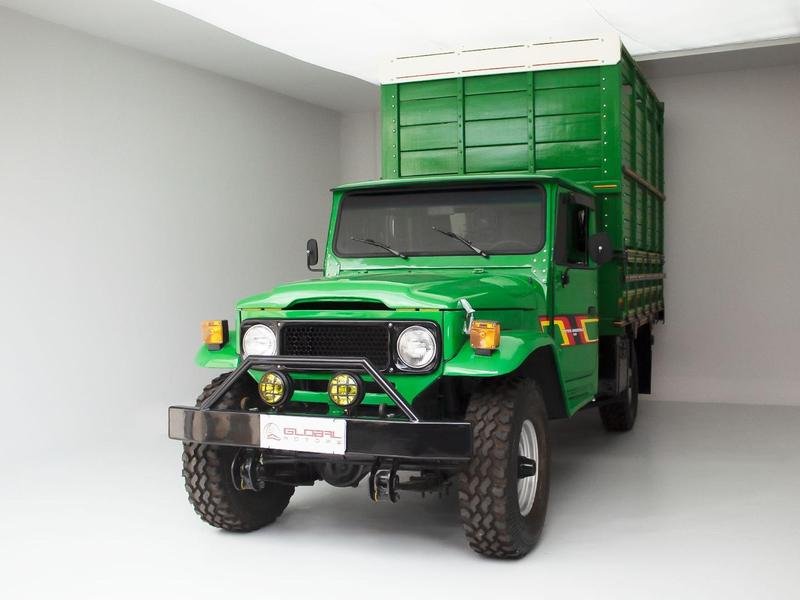 imagem de Picape Chassi Curto Diesel