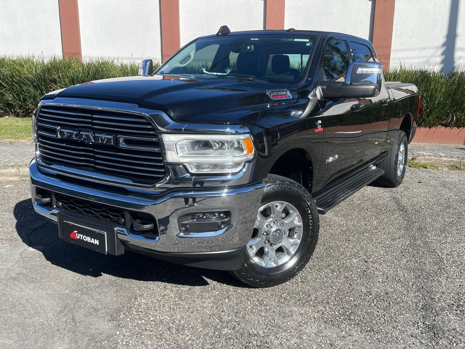 RAM 3500 LARAMIE 6.7 TB CD 4x4 Diesel na cor Preto em Curitiba / PR - 34106
