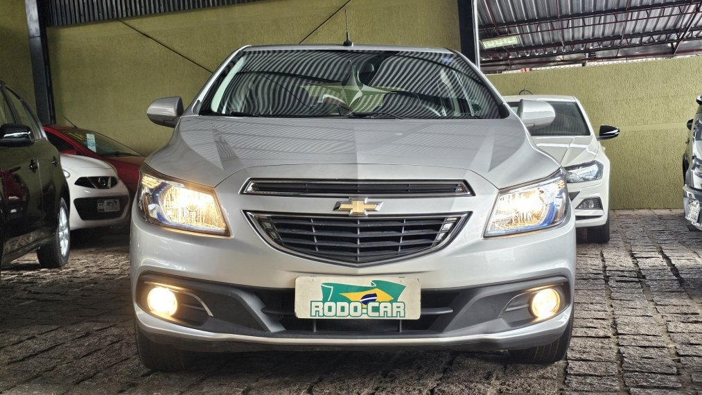 Chevrolet Onix HATCH LTZ 1.4 8V FlexPower 5p Mec. na cor Prata em Ponta Grossa / PR - 34510