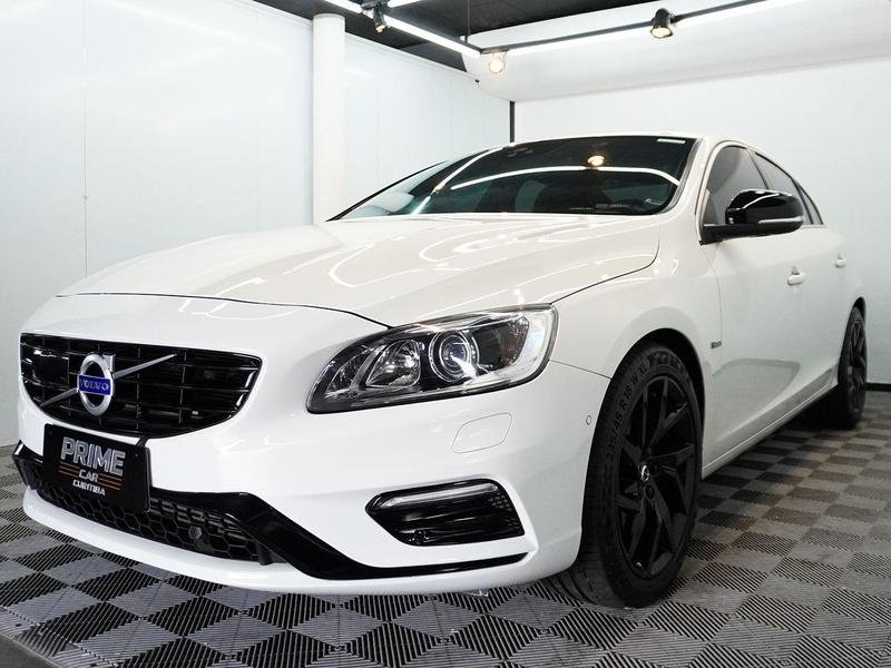Volvo S60 T-6 R-DESIGN 2.0 306cv FWD 4p na cor Branco em Curitiba / PR - 34554
