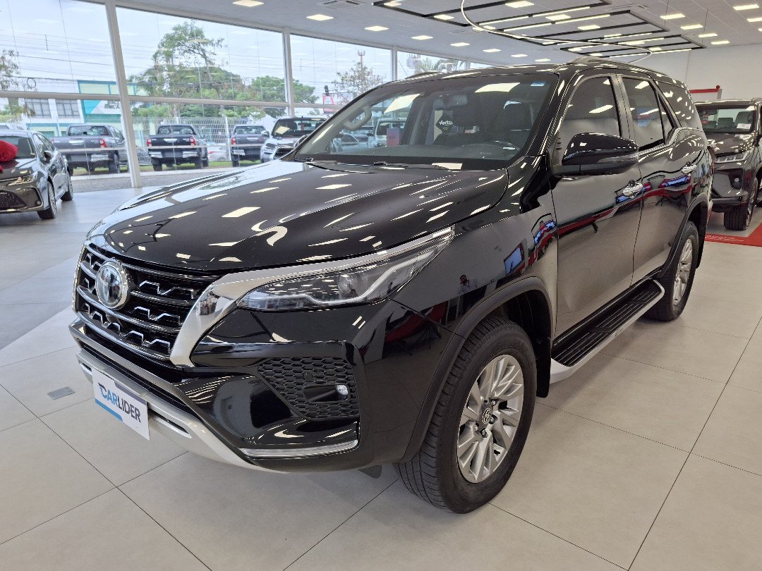 Toyota Hilux SW4 4x4 2.8 Diesel na cor Preto em Curitiba / PR - 34902