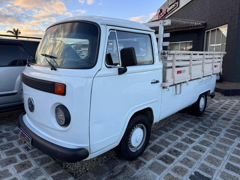 Volkswagen Kombi Pick-Up na cor Branco em Pinhais / PR - 34975