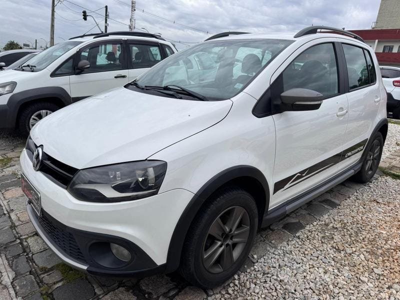 Volkswagen Crossfox 1.6 Mi Total Flex 8V 5p na cor Branco em Pinhais / PR - 34997