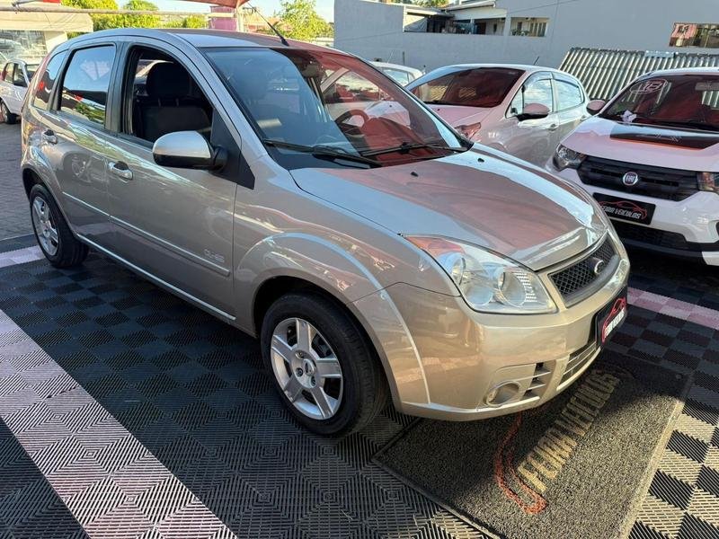 Ford Fiesta 1.0 8V Flex/Class 1.0 8V Flex 5p na cor Cinza no Viamão / RS - 35