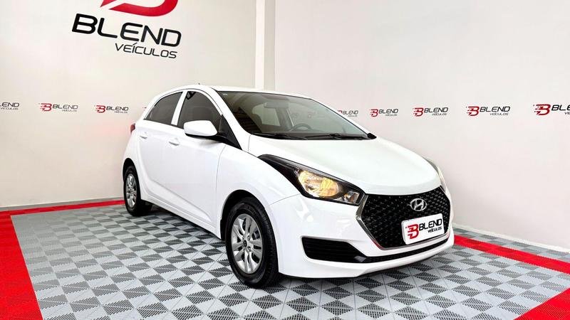 Hyundai HB20 Unique 1.0 Flex 12V Mec. na cor Branco em Ponta Grossa / PR - 3511