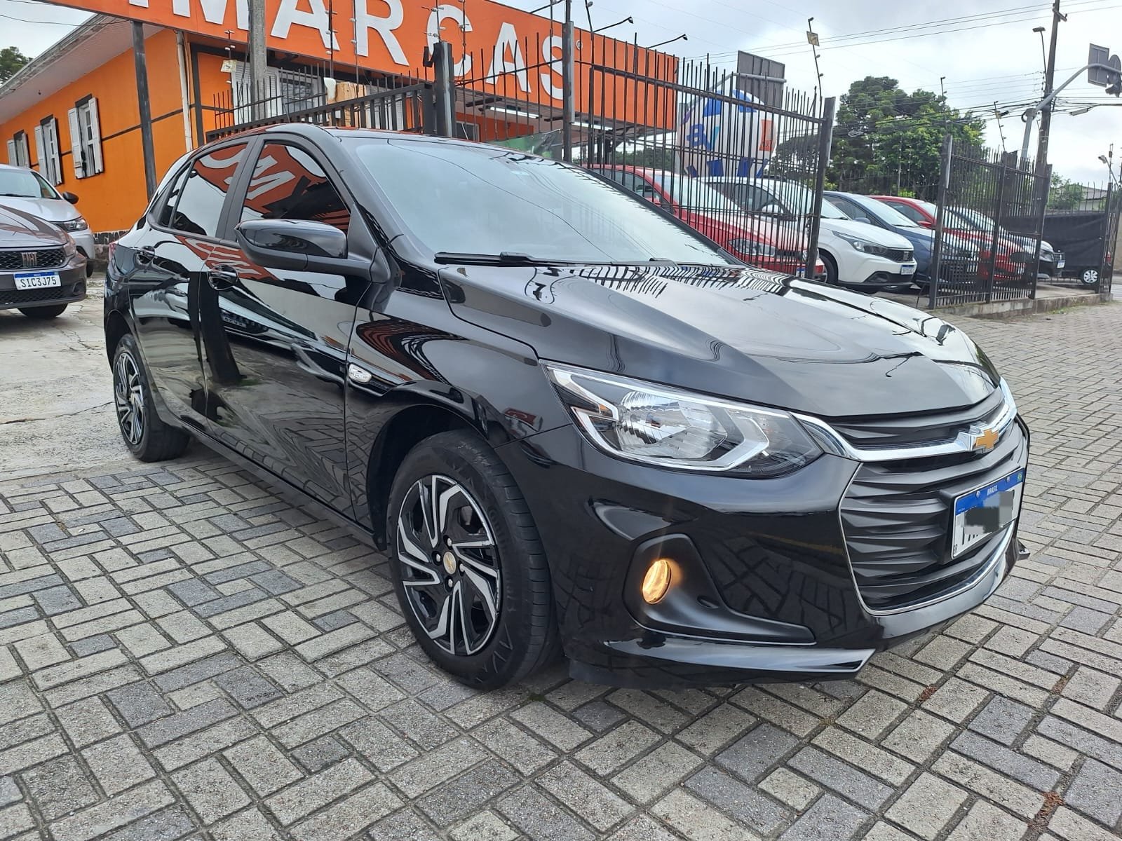 Chevrolet Onix HATCH LT 1.0 12V TB Flex 5p Mec. na cor Preto em Curitiba / PR - 35532