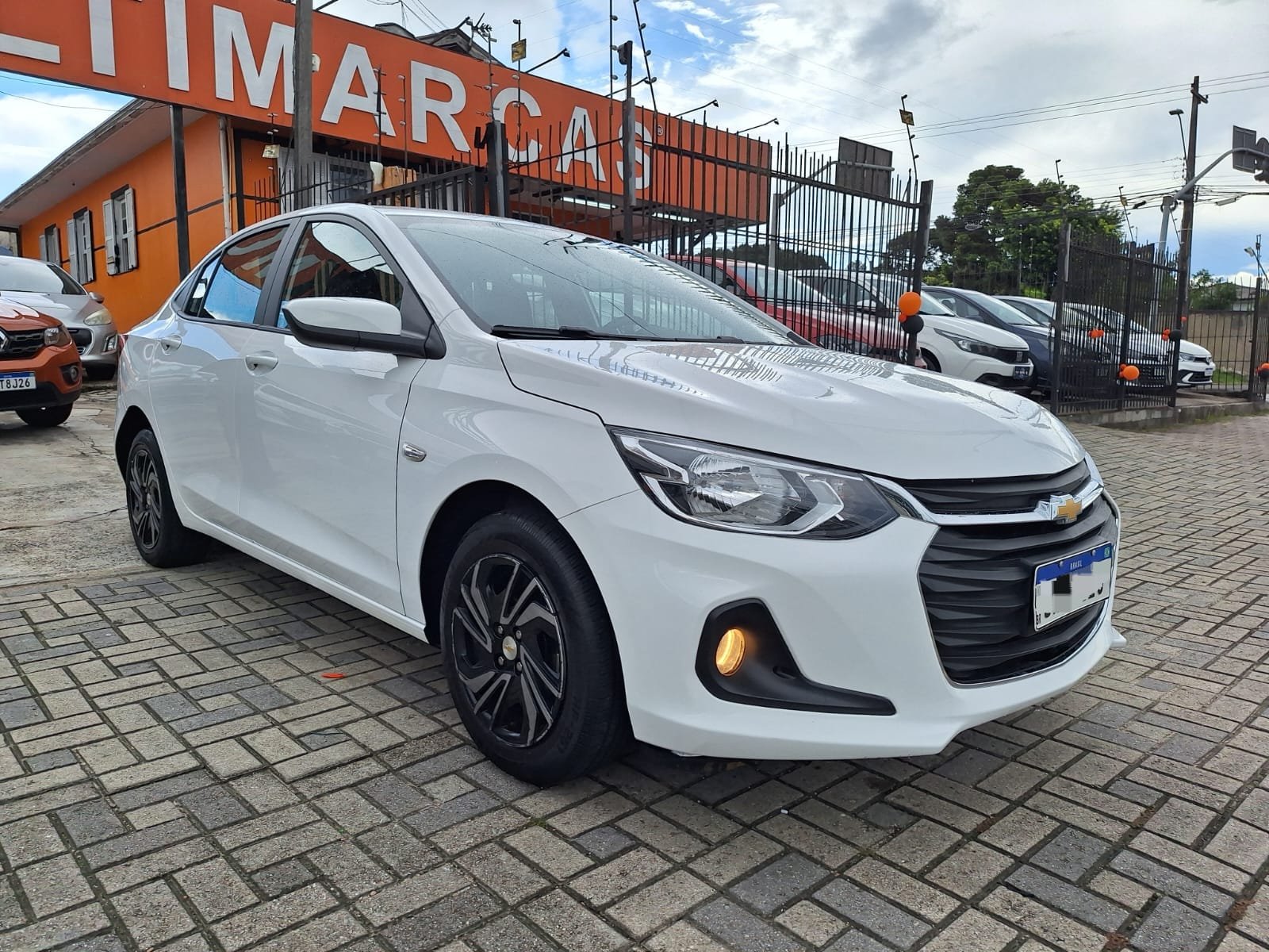 imagem de SEDAN Plus LT 1.0 12V Flex 4p Mec.