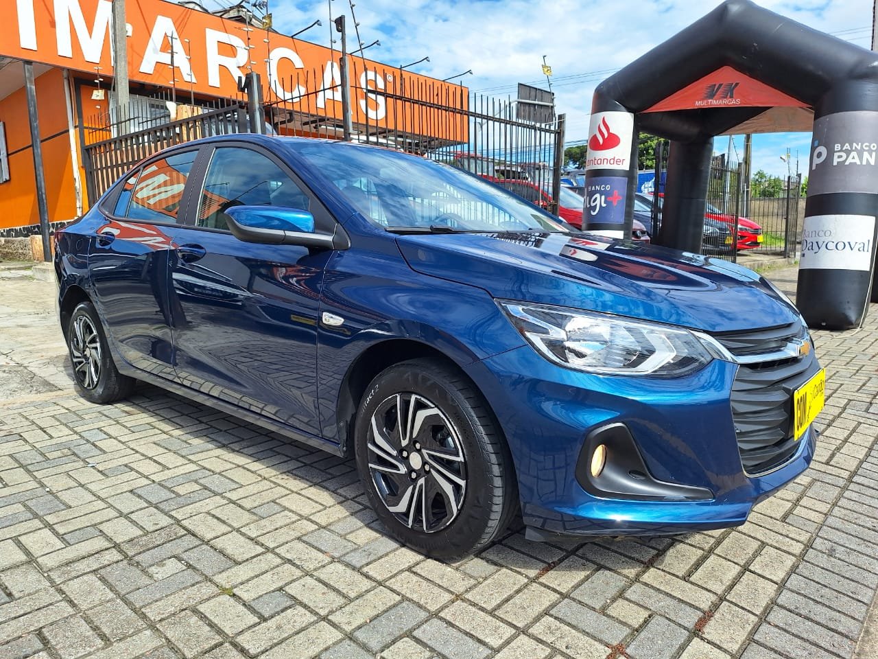 imagem de SEDAN Plus LT 1.0 12V Flex 4p Mec.