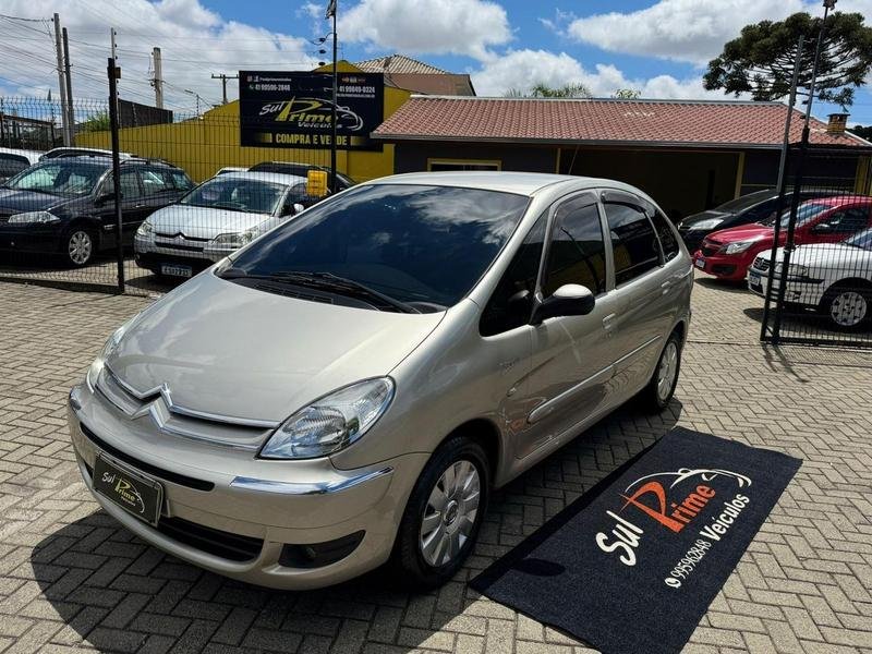 Citroën Xsara Picasso Exc./Etoile 2.0 16V Mec. na cor Bege em Curitiba / PR - 35826