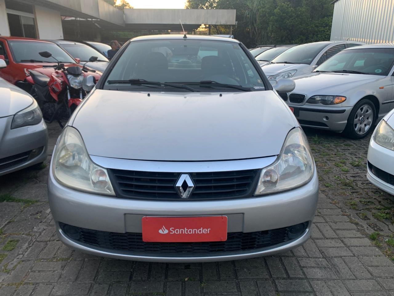 Renault Symbol Privilège Hi-Flex 1.6 16V 4p na cor Cinza em Curitiba / PR - 35928