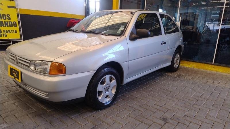 Volkswagen Gol 1000 Mi Plus 16V 2p e 4p na cor Cinza em Curitiba / PR - 36191
