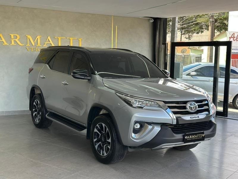 imagem de CD 4x2 2.4 Diesel