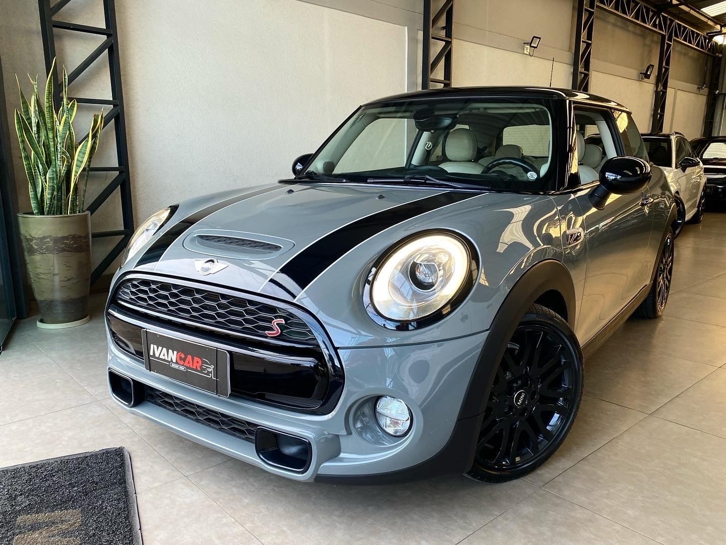 MINI COOPER S 2.0 Turbo 16v 3p Aut. na cor Cinza no Porto Alegre / RS - 36450